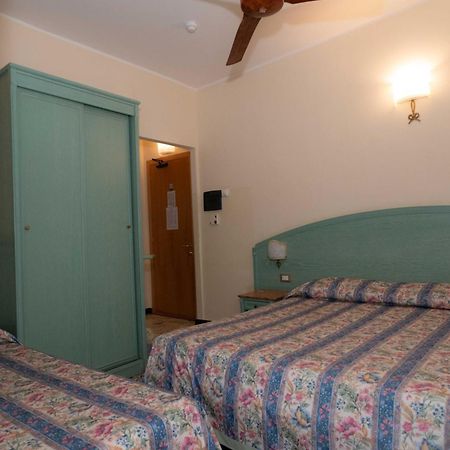 Hotel Magnolia Albenga Luaran gambar
