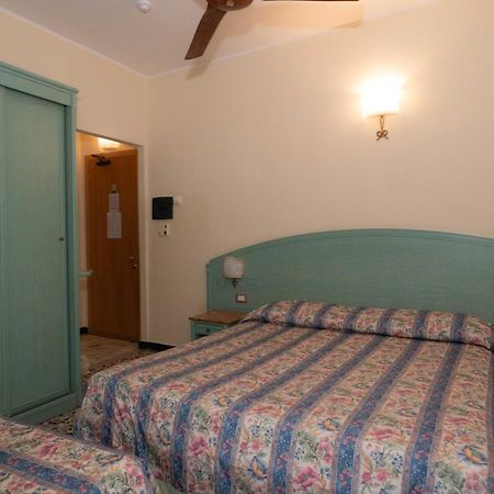 Hotel Magnolia Albenga Luaran gambar