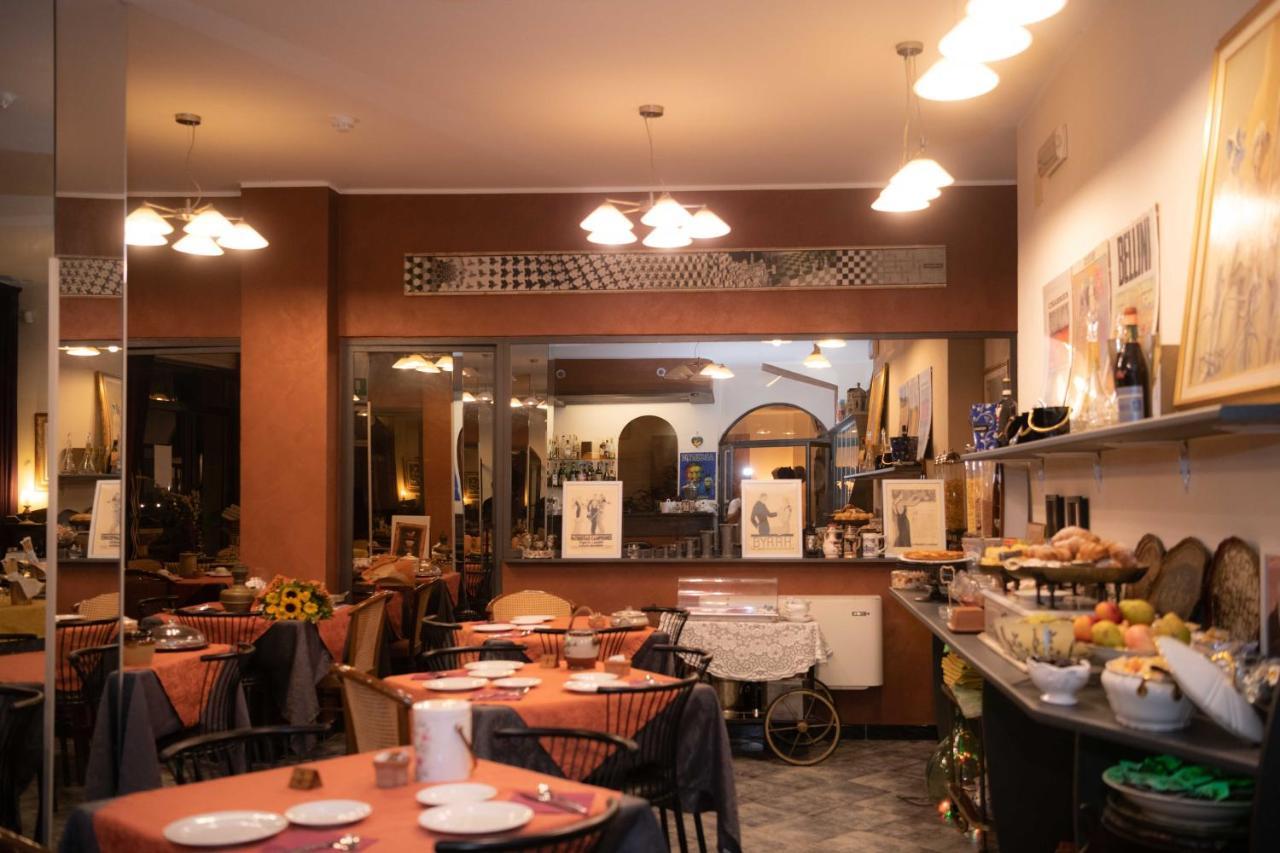 Hotel Magnolia Albenga Luaran gambar