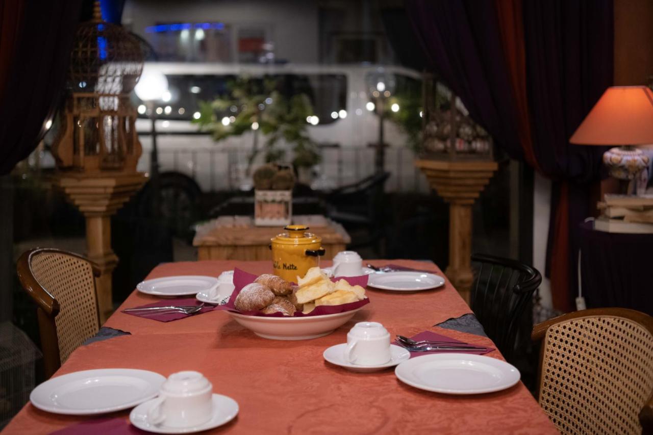 Hotel Magnolia Albenga Luaran gambar