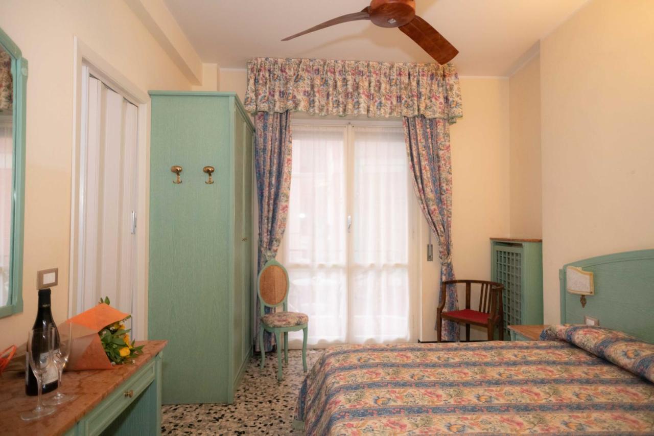 Hotel Magnolia Albenga Luaran gambar