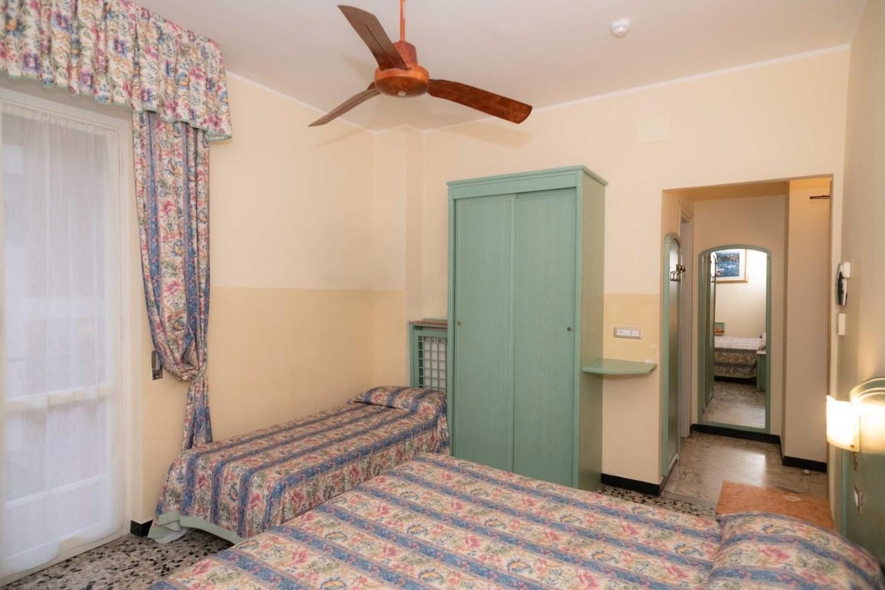 Hotel Magnolia Albenga Luaran gambar
