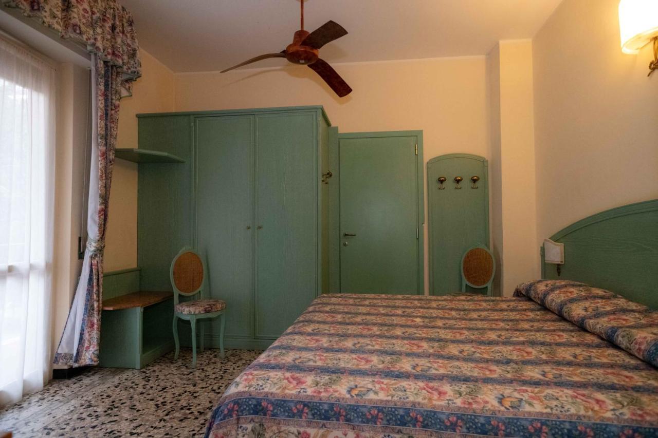 Hotel Magnolia Albenga Luaran gambar