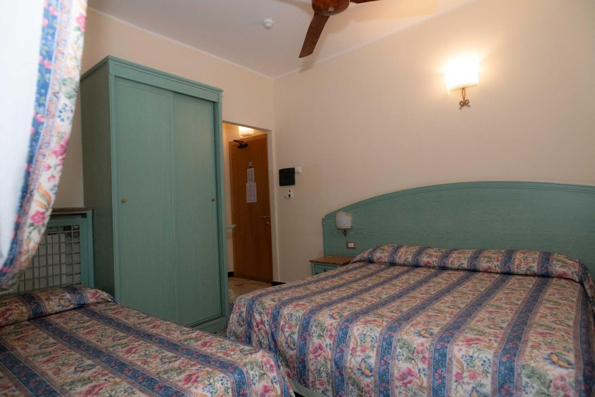Hotel Magnolia Albenga Luaran gambar