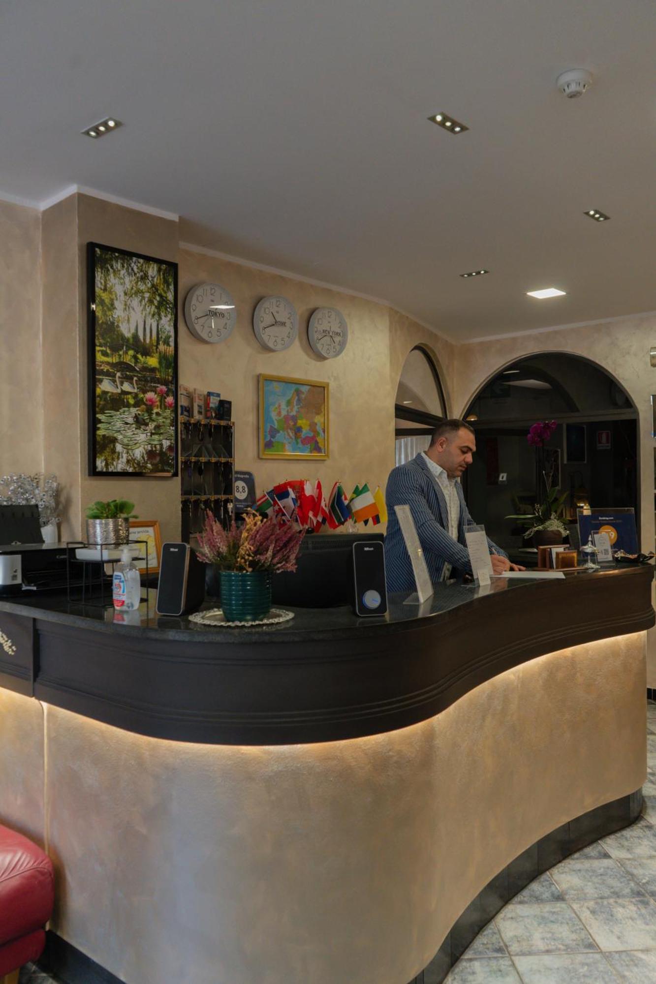 Hotel Magnolia Albenga Luaran gambar