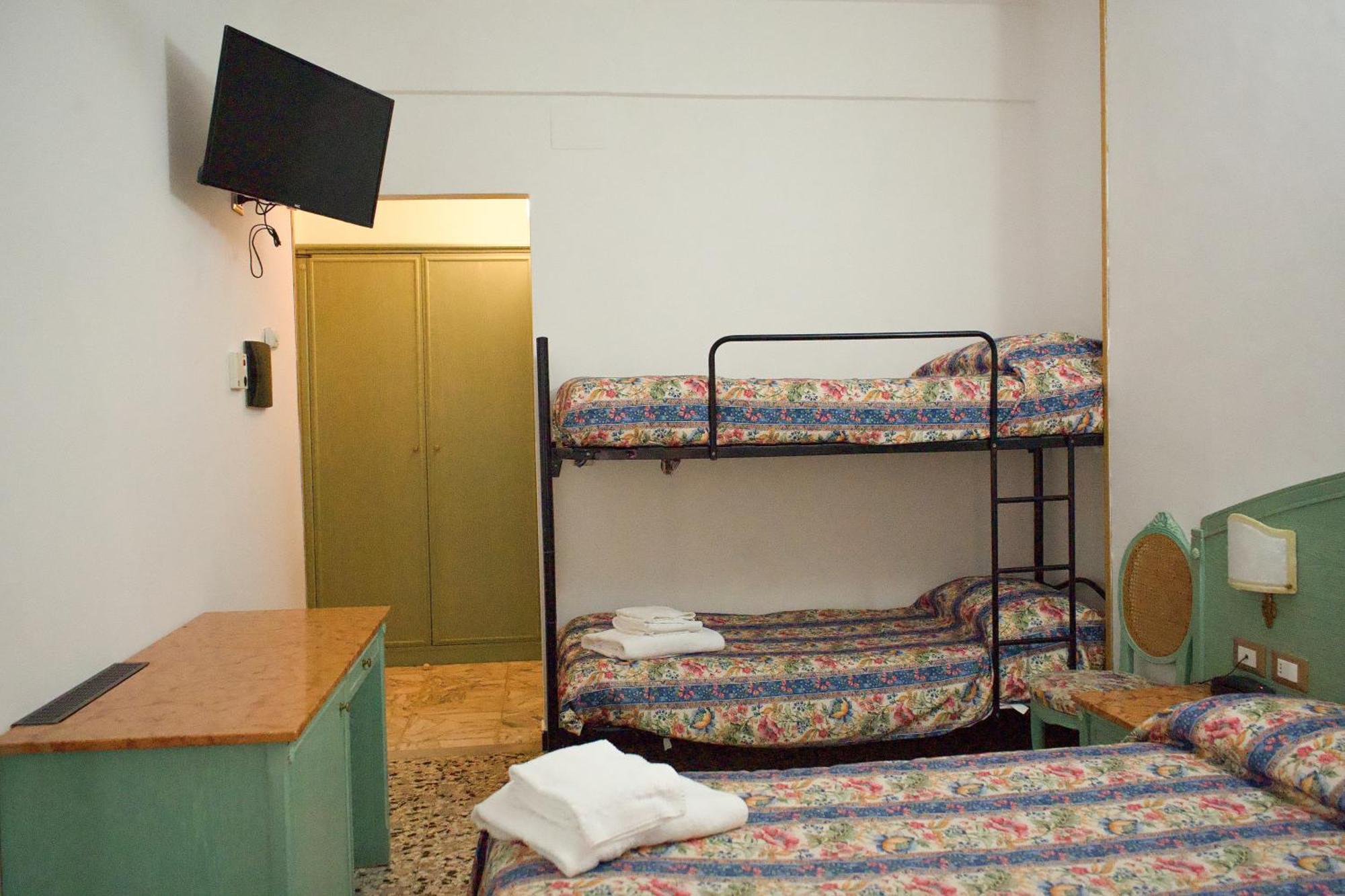 Hotel Magnolia Albenga Luaran gambar