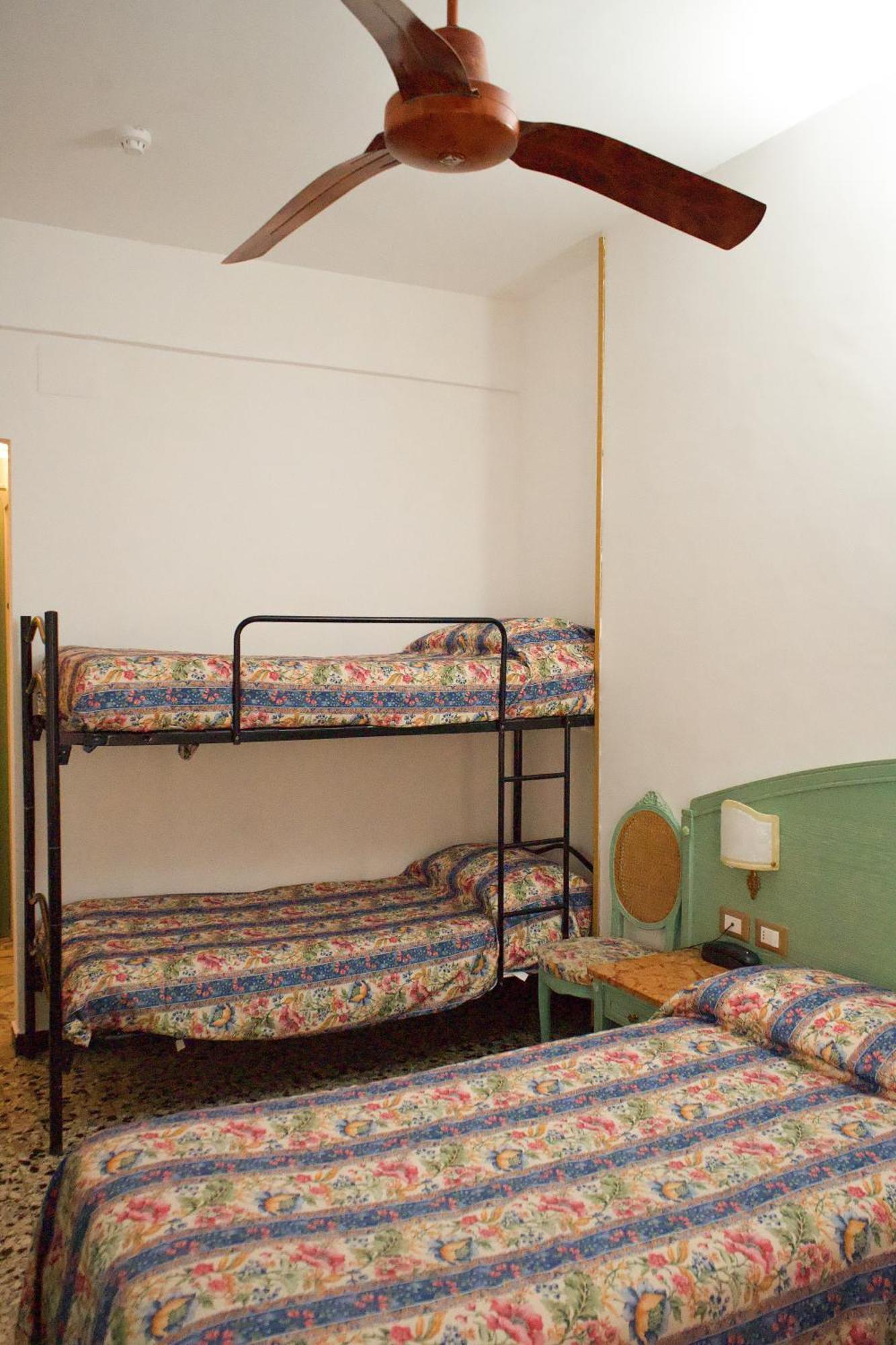Hotel Magnolia Albenga Luaran gambar
